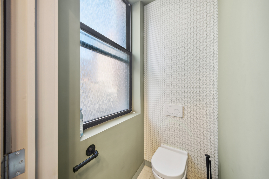 Full Floor Office 401