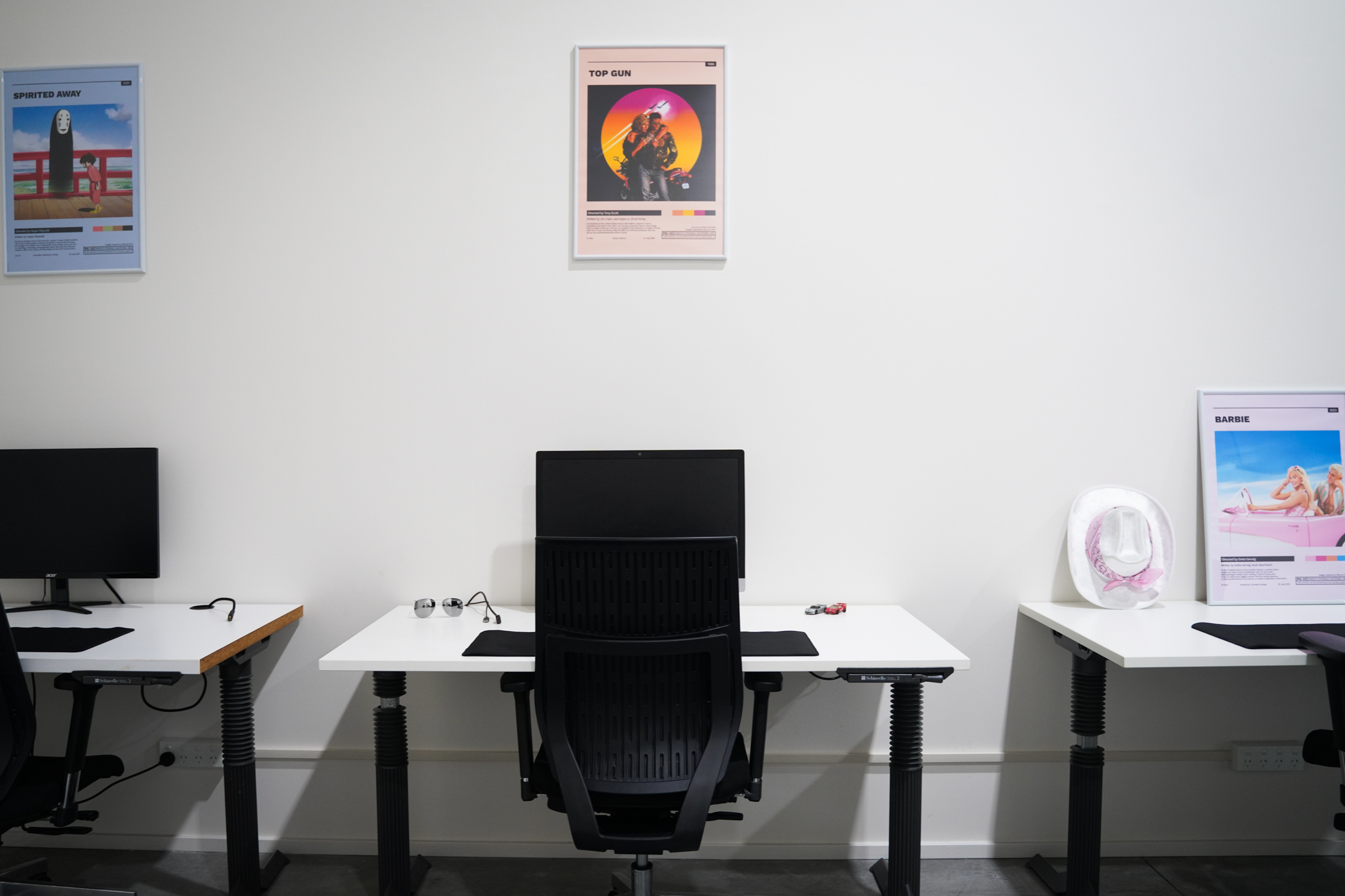 1080p Workstation / Desk at Scroll Stop