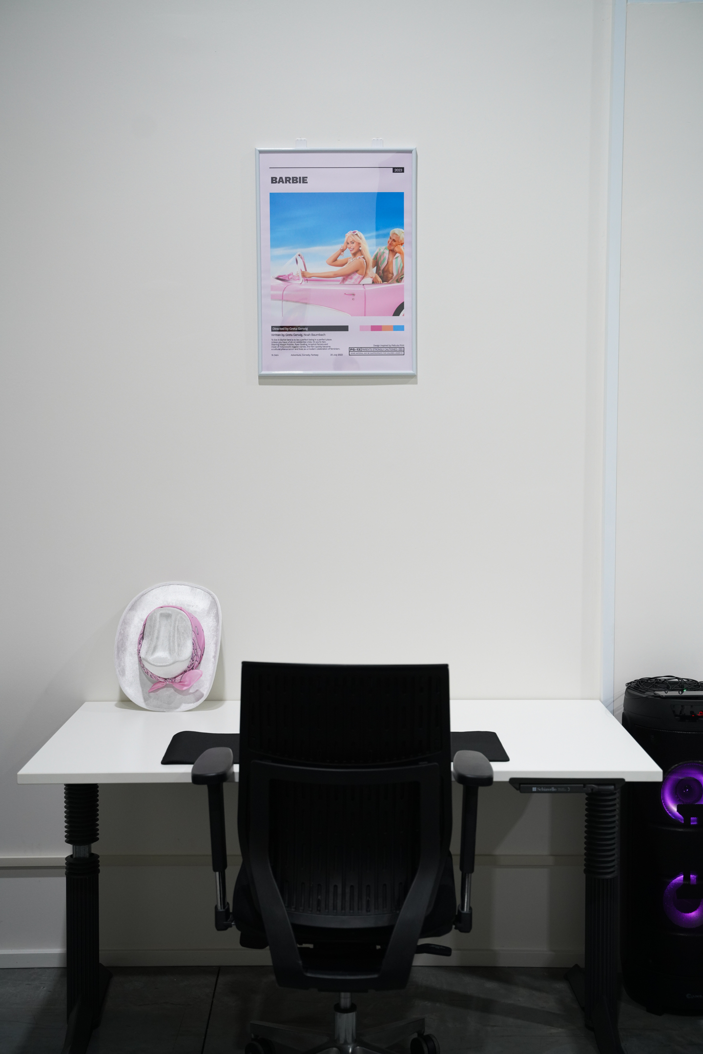 Themed Desk at Scroll Stop