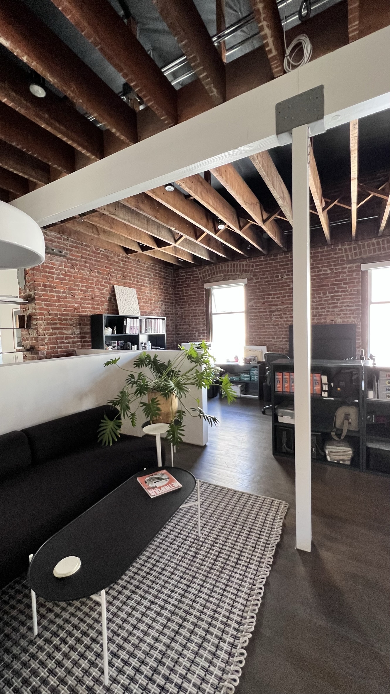 Shared Tendernob Workspace (6-11 desks available)