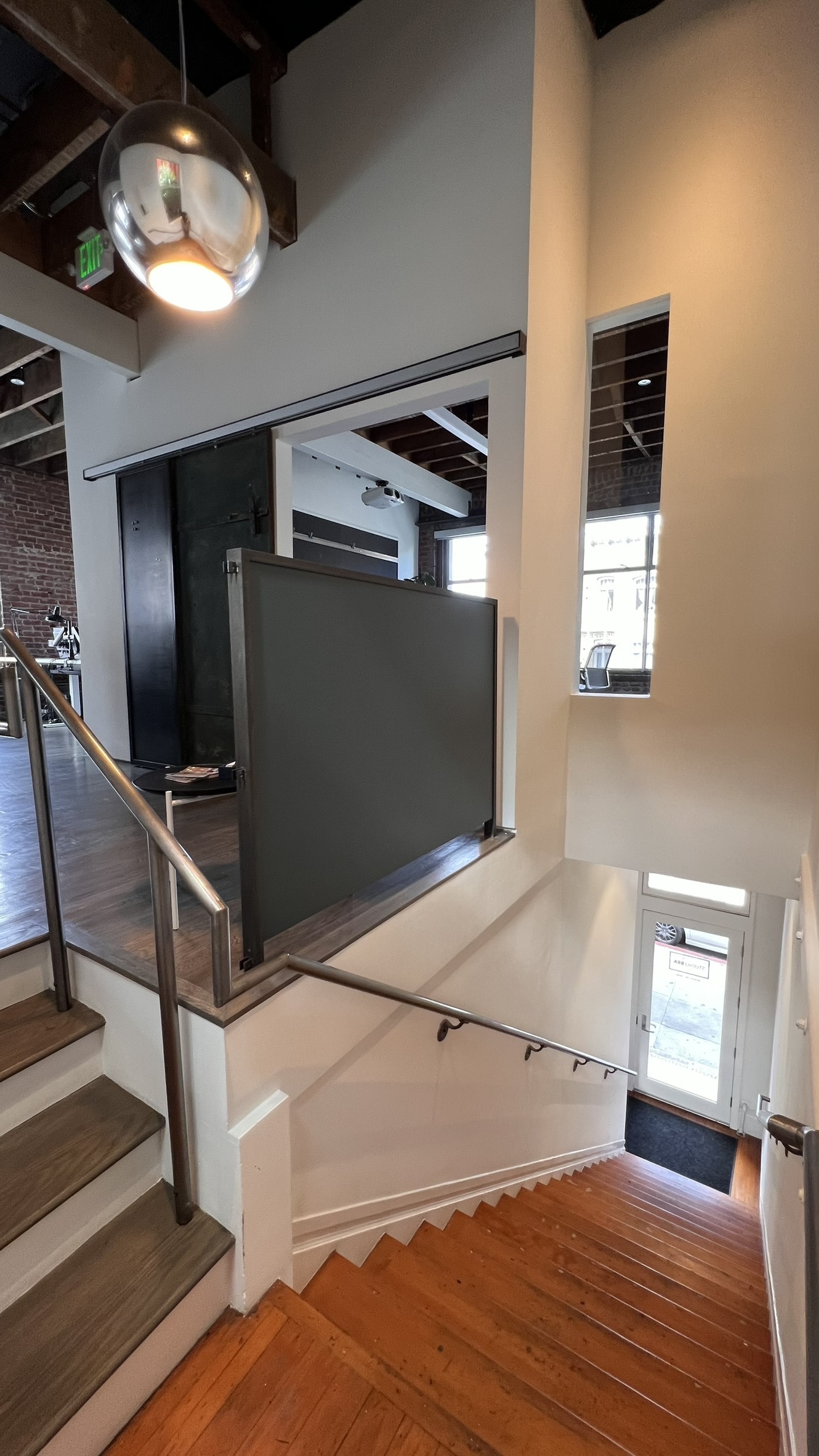 Shared Tendernob Workspace (6-11 desks available)