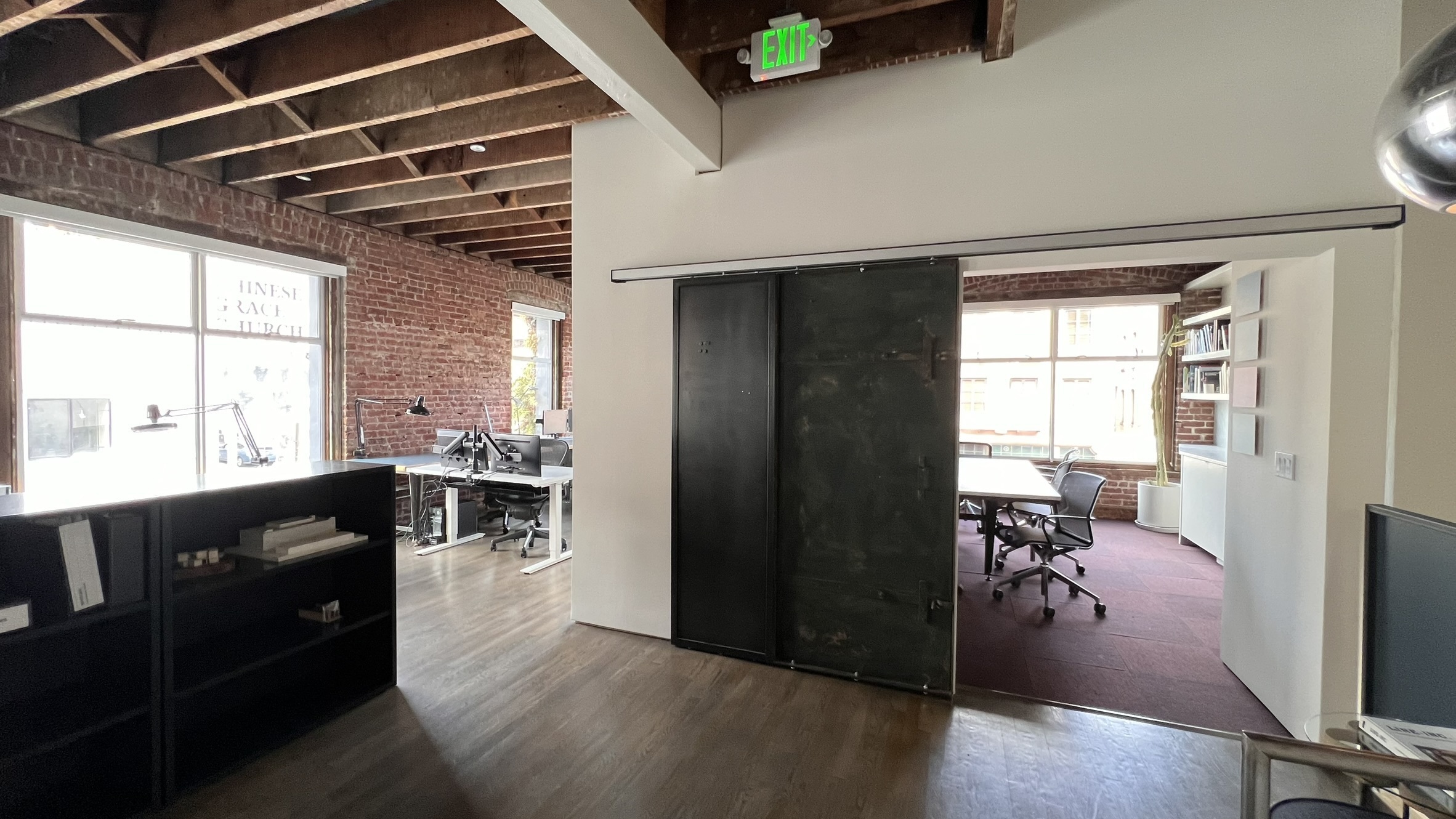 Shared Tendernob Workspace (6-11 desks available)