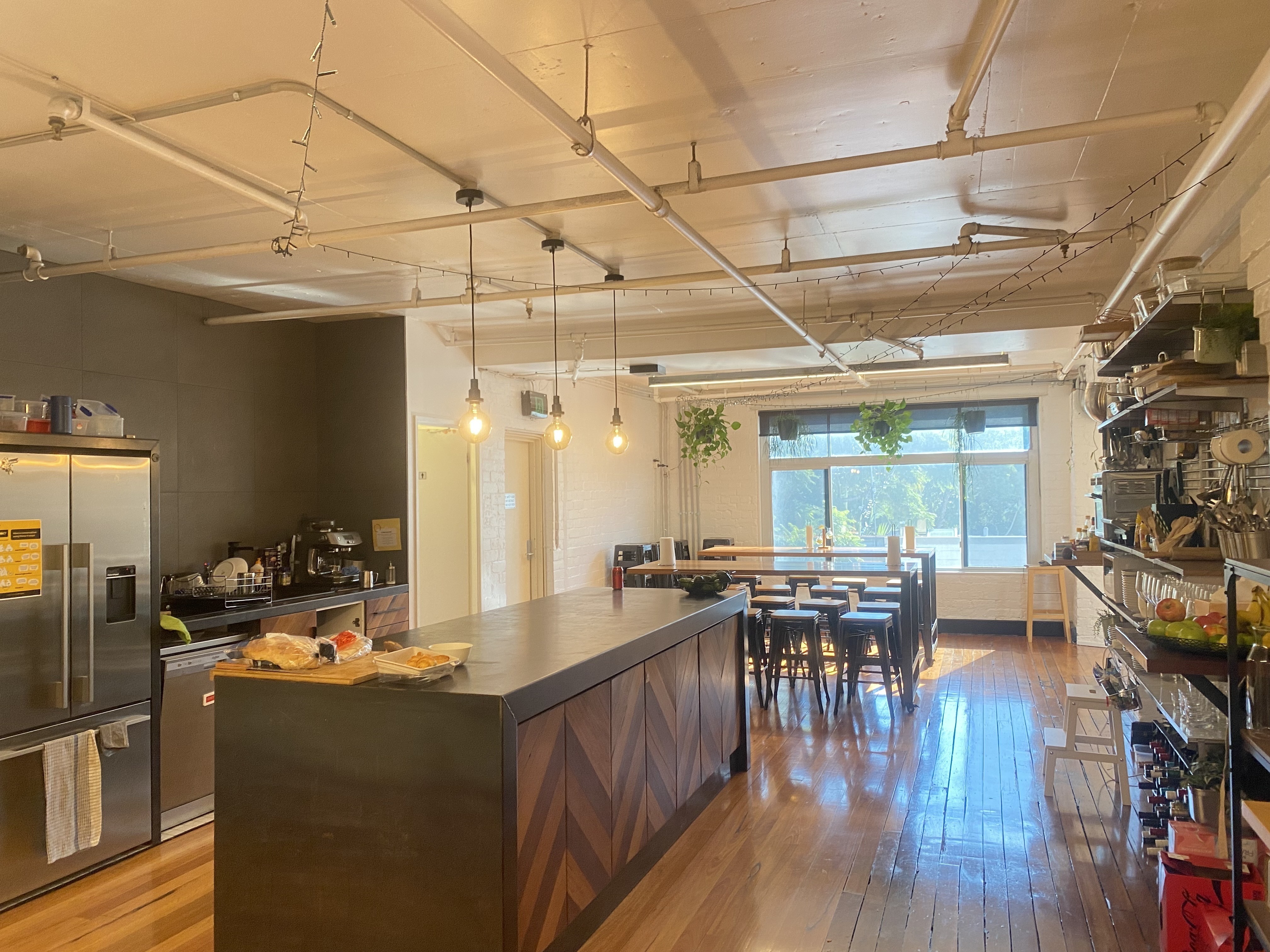 Startup office space, 4-6 desks available