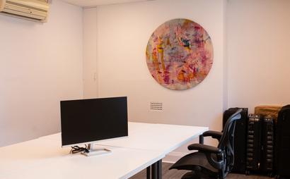 Bright and Stylish Open-Plan Office Space in Central London Bright and Stylish Open-Plan Office Space in Central London