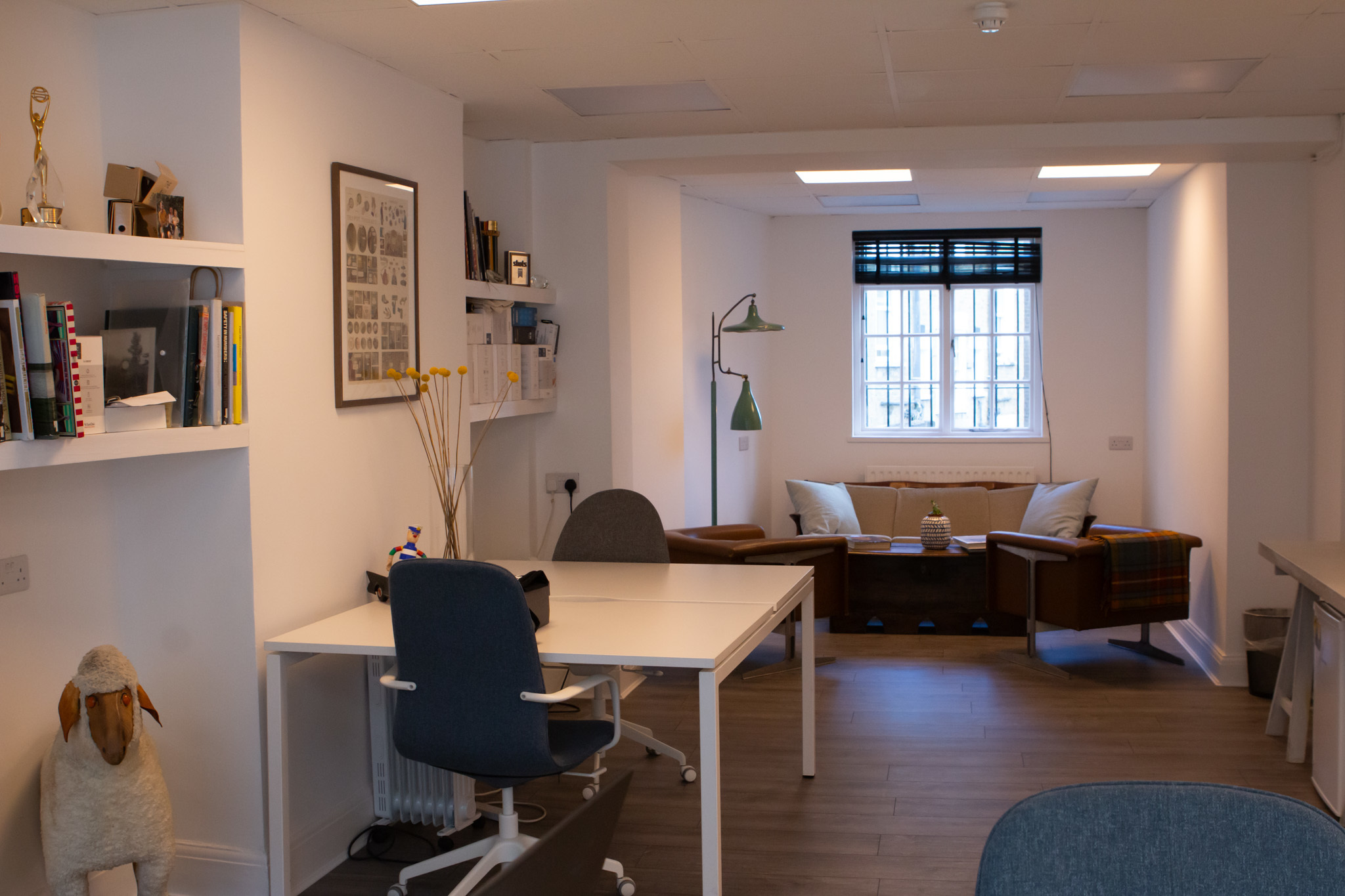 Bright and Stylish Open-Plan Office Space in Central London Bright and Stylish Open-Plan Office Space in Central London