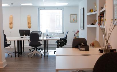 Bright and Stylish Open-Plan Office Space in Central London Bright and Stylish Open-Plan Office Space in Central London