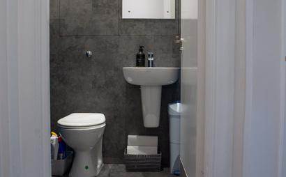 Dynamic 20 Desk Office Space with Seperate Meeting Room Dynamic 20 Desk Office Space with Seperate Meeting Room