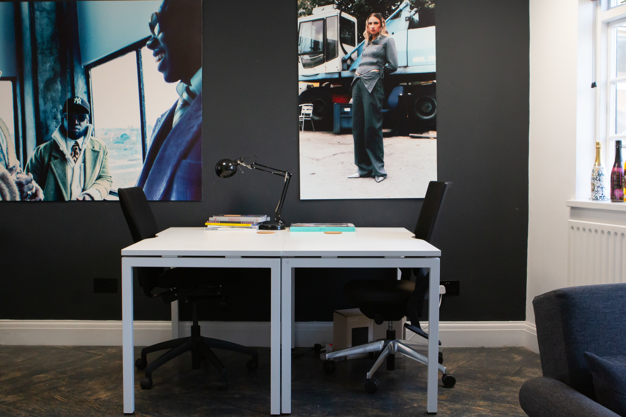 Dynamic 20 Desk Office Space with Seperate Meeting Room Dynamic 20 Desk Office Space with Seperate Meeting Room