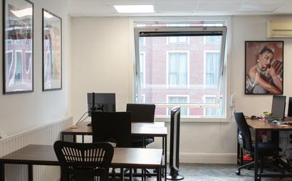 Dynamic 20 Desk Office Space with Seperate Meeting Room Dynamic 20 Desk Office Space with Seperate Meeting Room