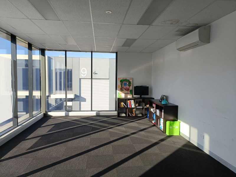 office room for rent in Knoxfield