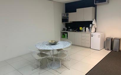 Dedicated Desks in Bright Collingwood Office with Outdoor Terrace Dedicated Desks in Bright Collingwood Office with Outdoor Terrace