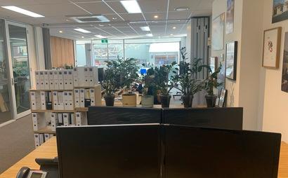 Dedicated Desks in Bright Collingwood Office with Outdoor Terrace Dedicated Desks in Bright Collingwood Office with Outdoor Terrace