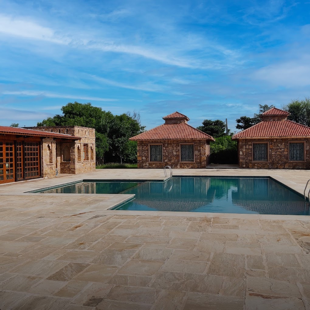  Imperial Farmhouse:  Luxury Farmhouse on Ajmer Road, Jaipur