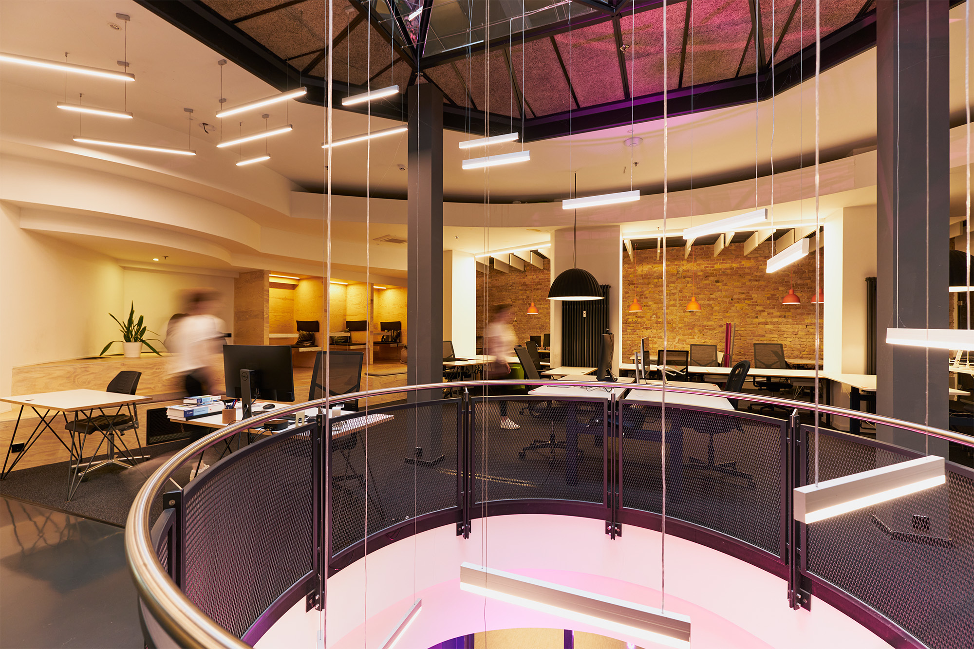 Dedicated Desk - Space Shack Fix Desk 