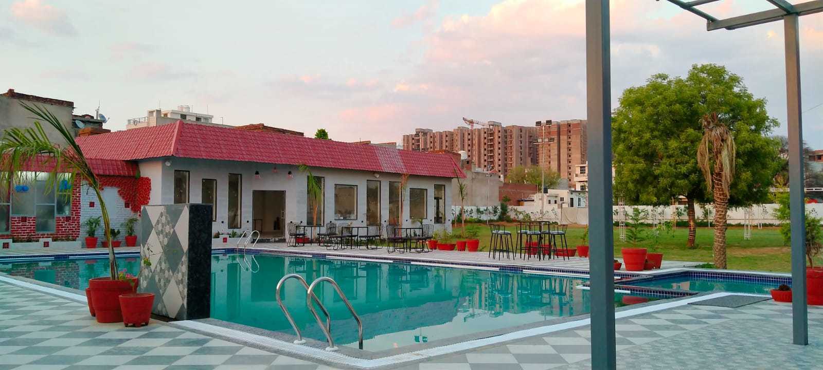 Why The Sparkle Farm House is the Best Option for Corporate Pool Parties and Family Day Outings?