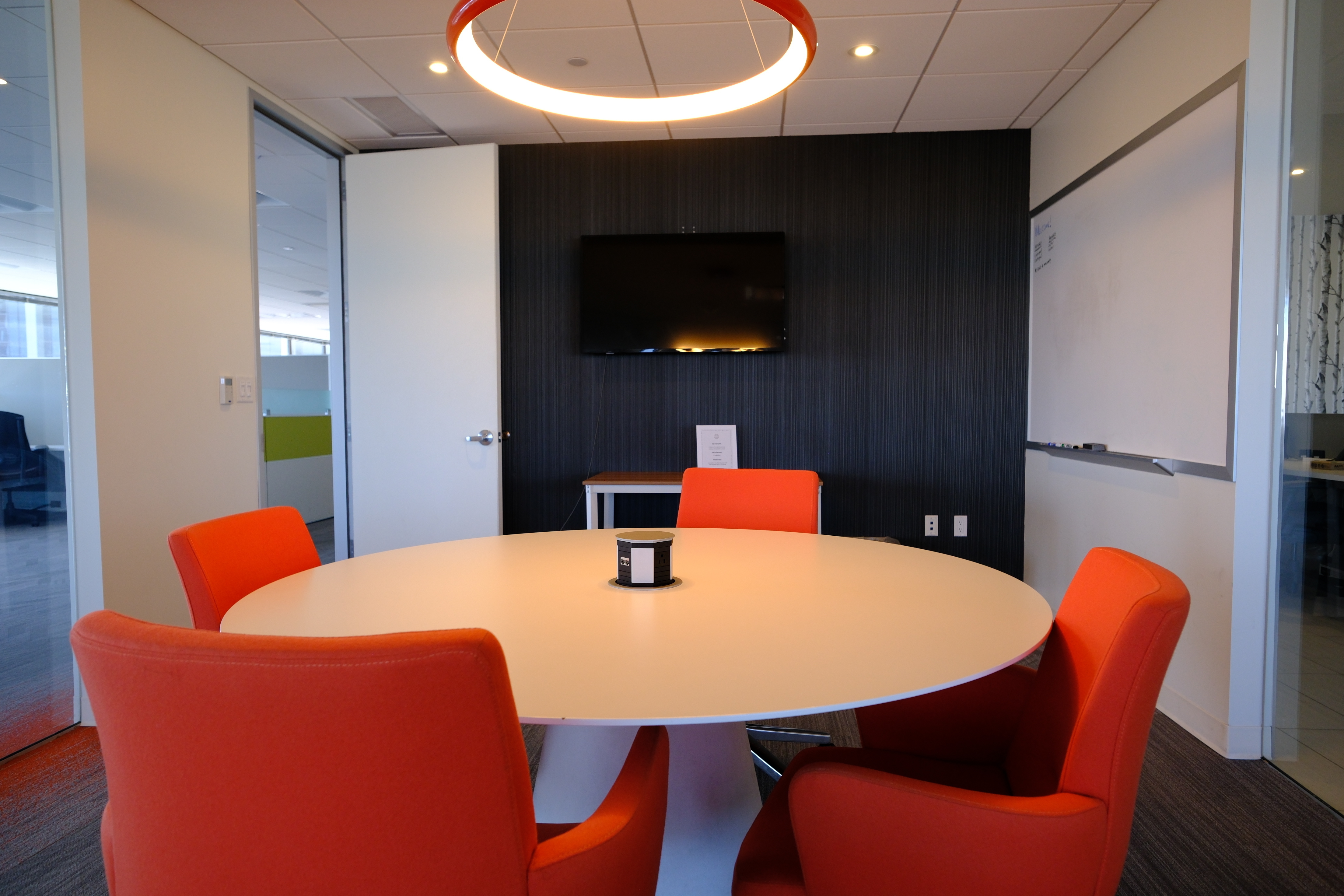4-Person Meeting Room | Coalition Space Denver