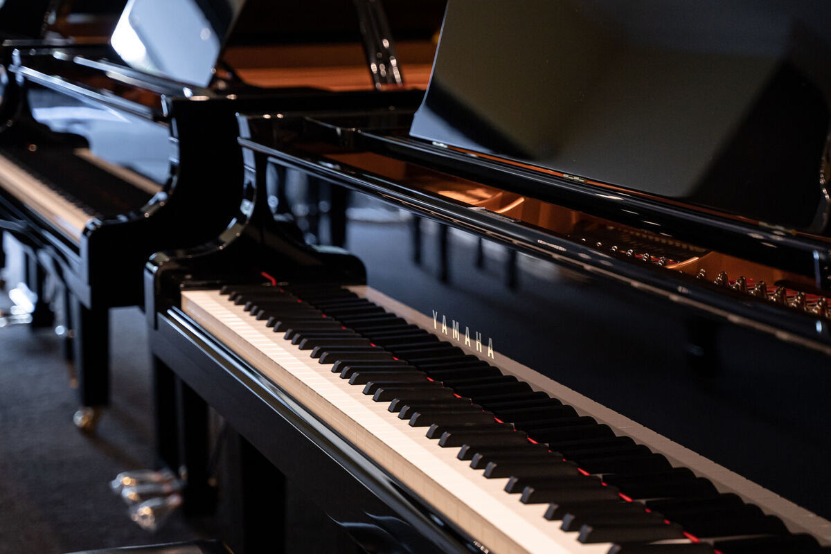 Lyra Piano Shop