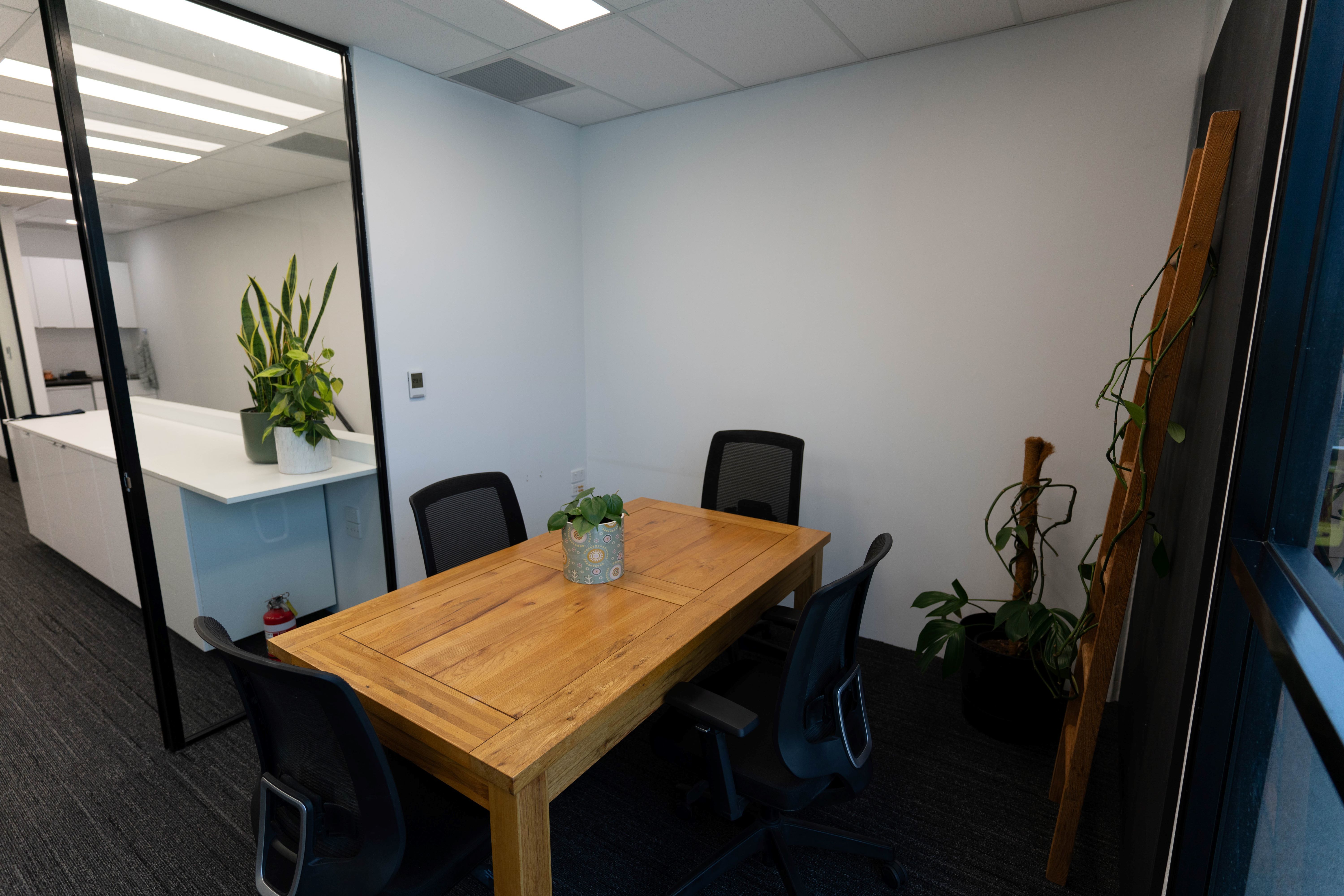 Hot Desks in O'Connor