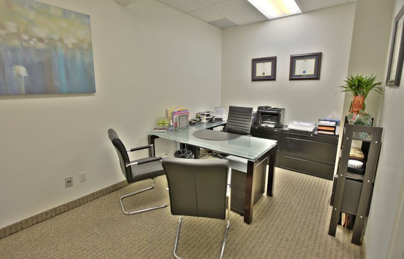 Closed offices to rent in old Montréal * Business Center * Centre D'affaires