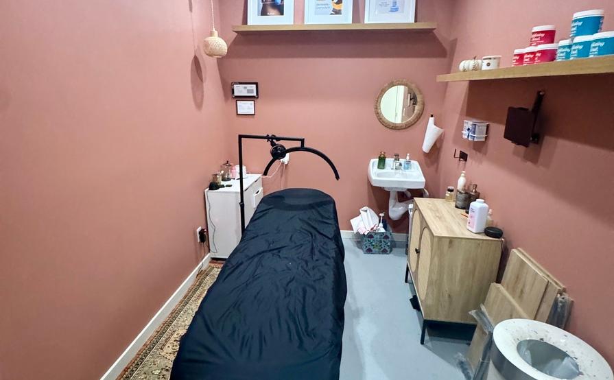 L and R Salon and Spa