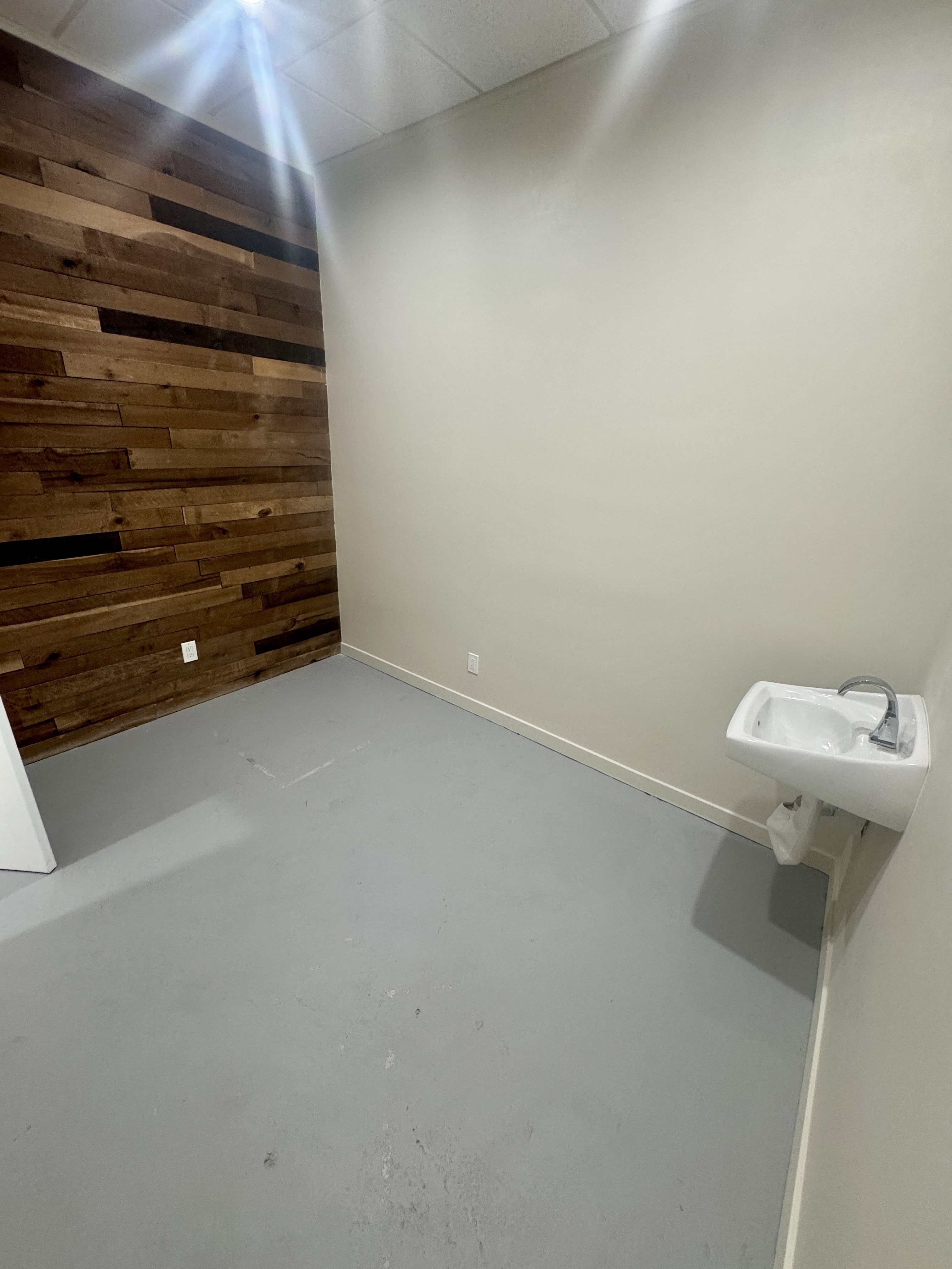 L and R Salon and Spa