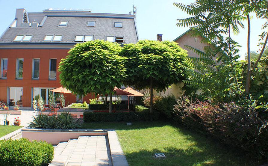 DBH Arany János Office Space