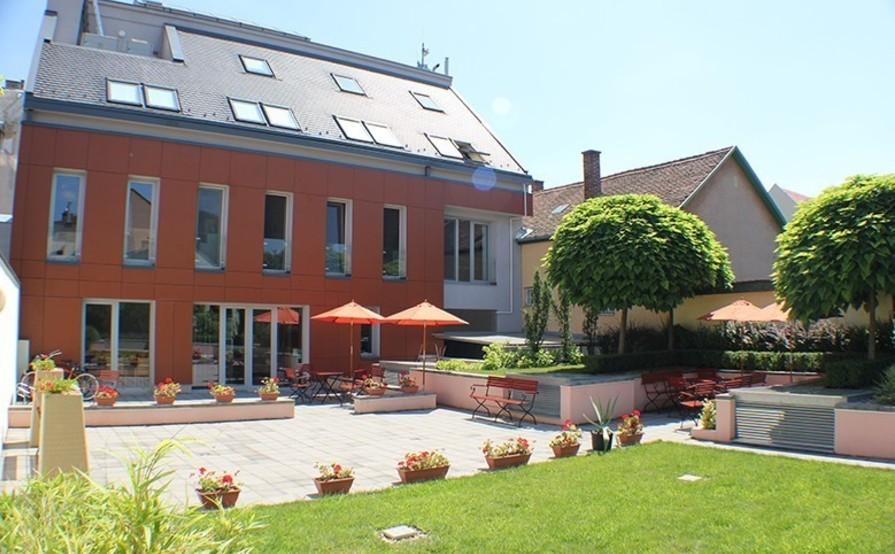 DBH Arany János Office Space