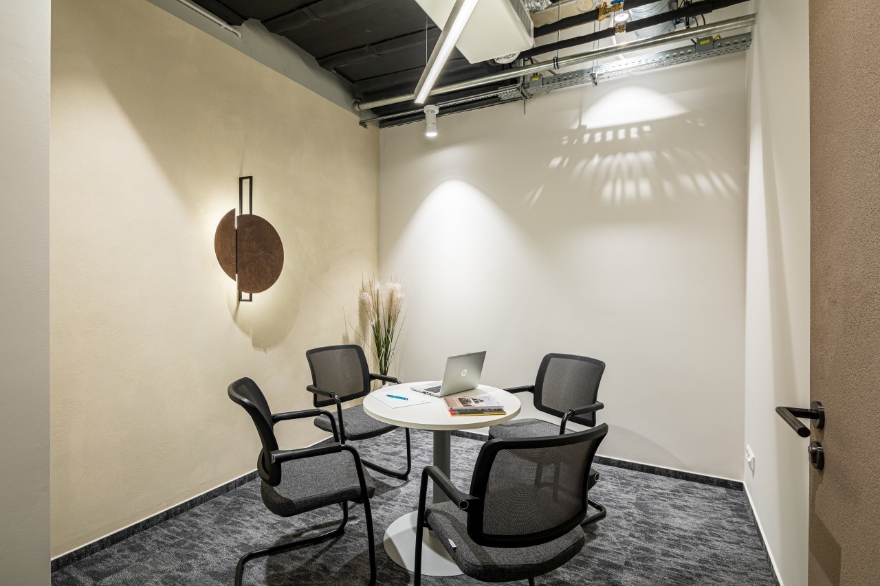 DBH FlexSpace H2O Desk