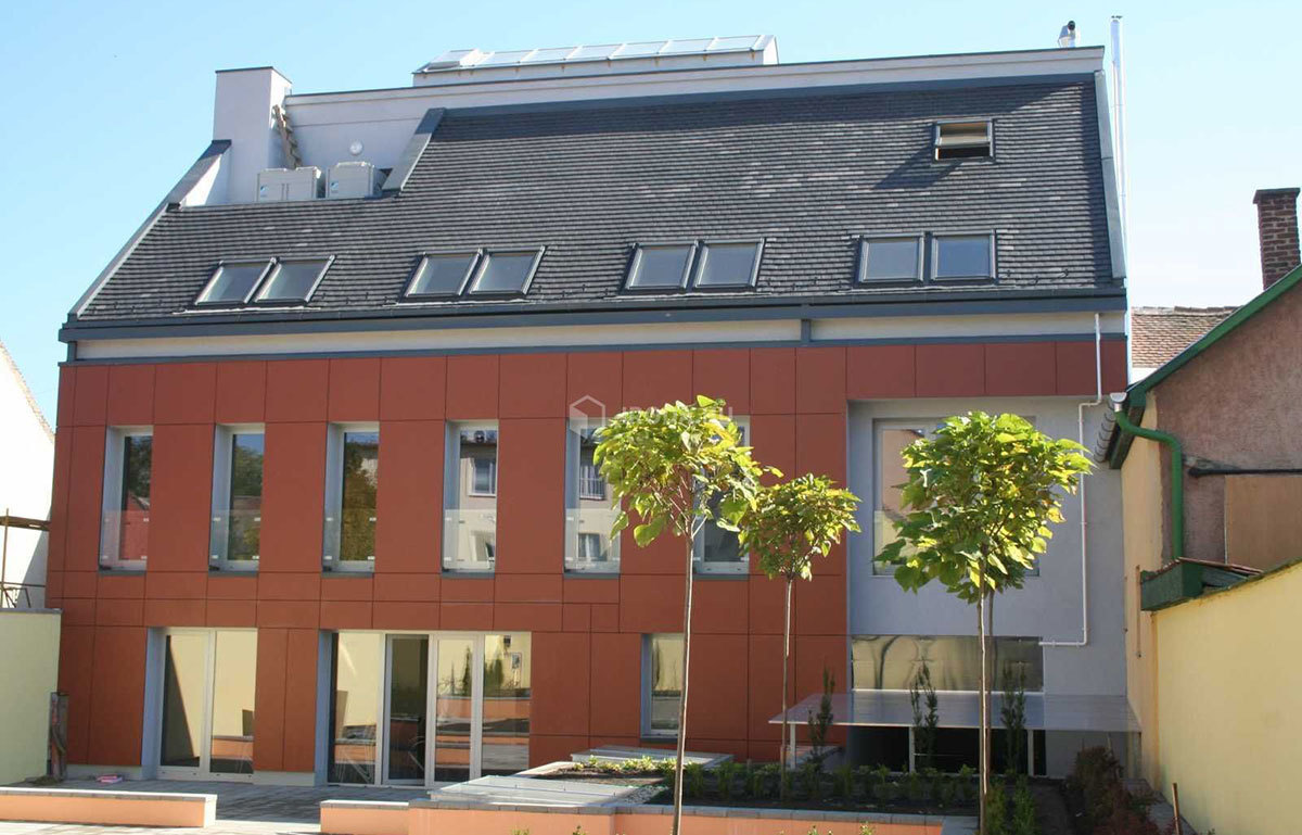 DBH Arany János Desk