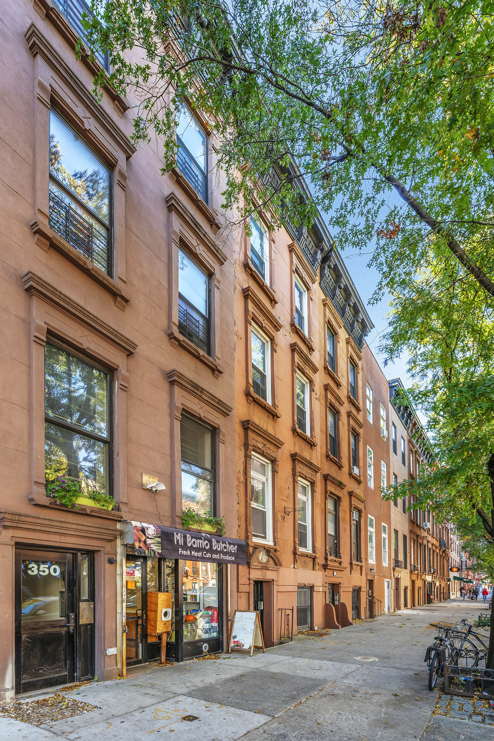 Hot Desks and Meeting Room available