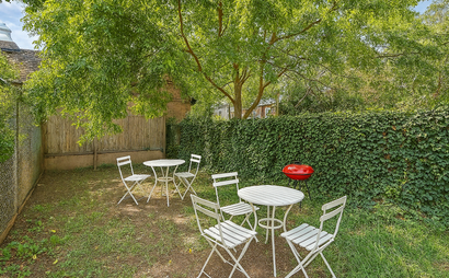 Hot Desks and Meeting Room available Hot Desks and Meeting Room available