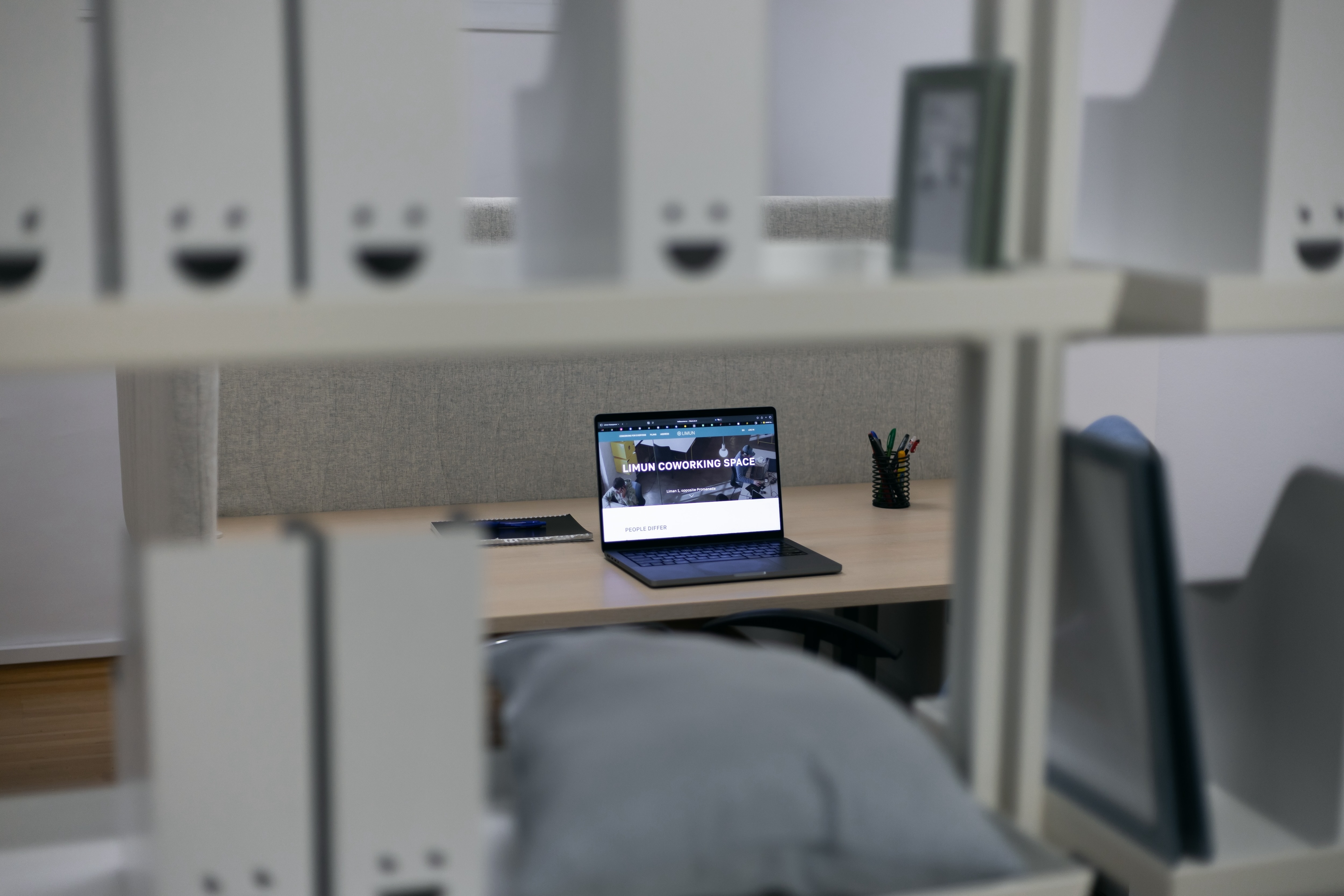 Hot desks & dedicated desks