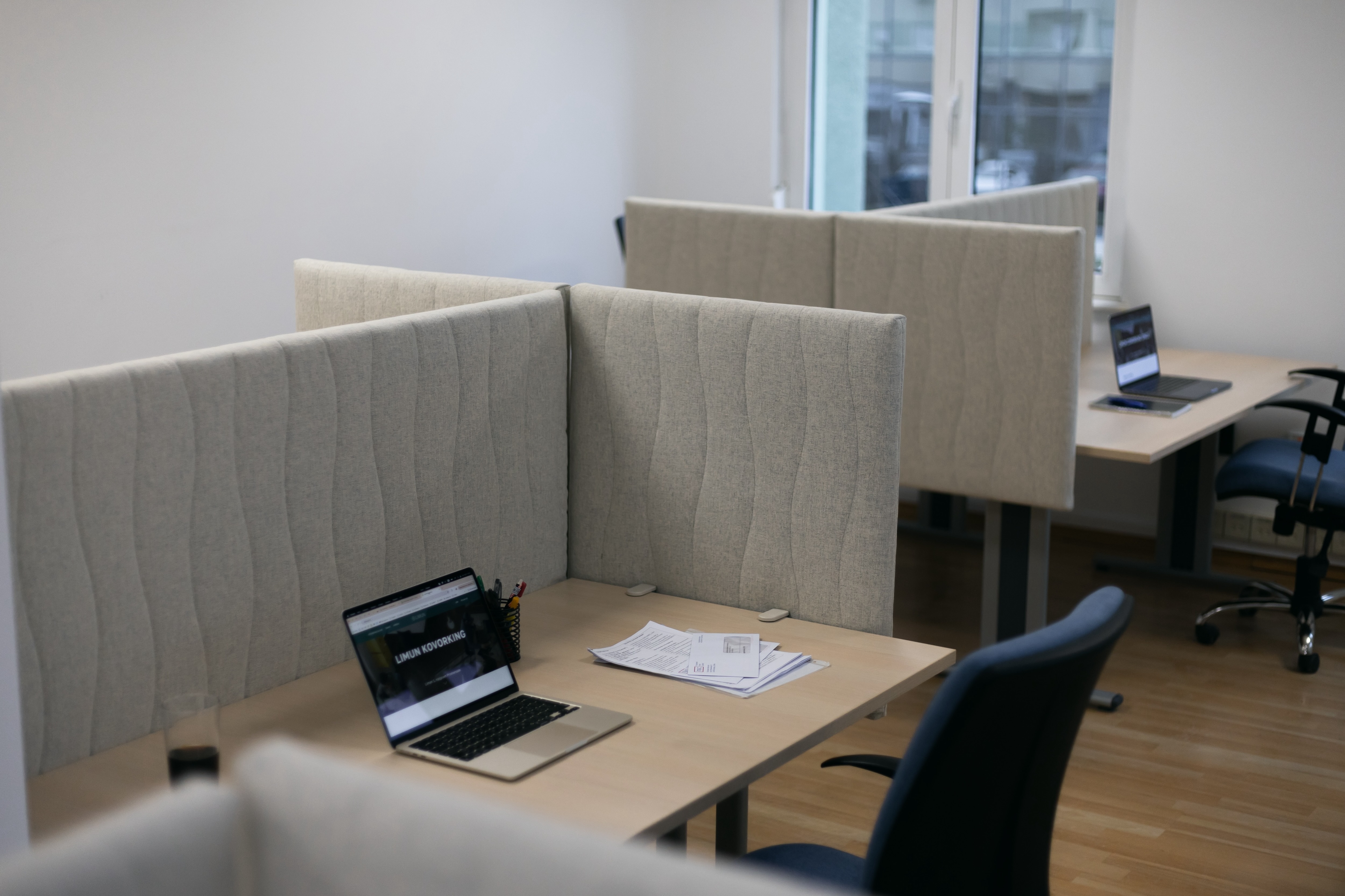 Hot desks & dedicated desks