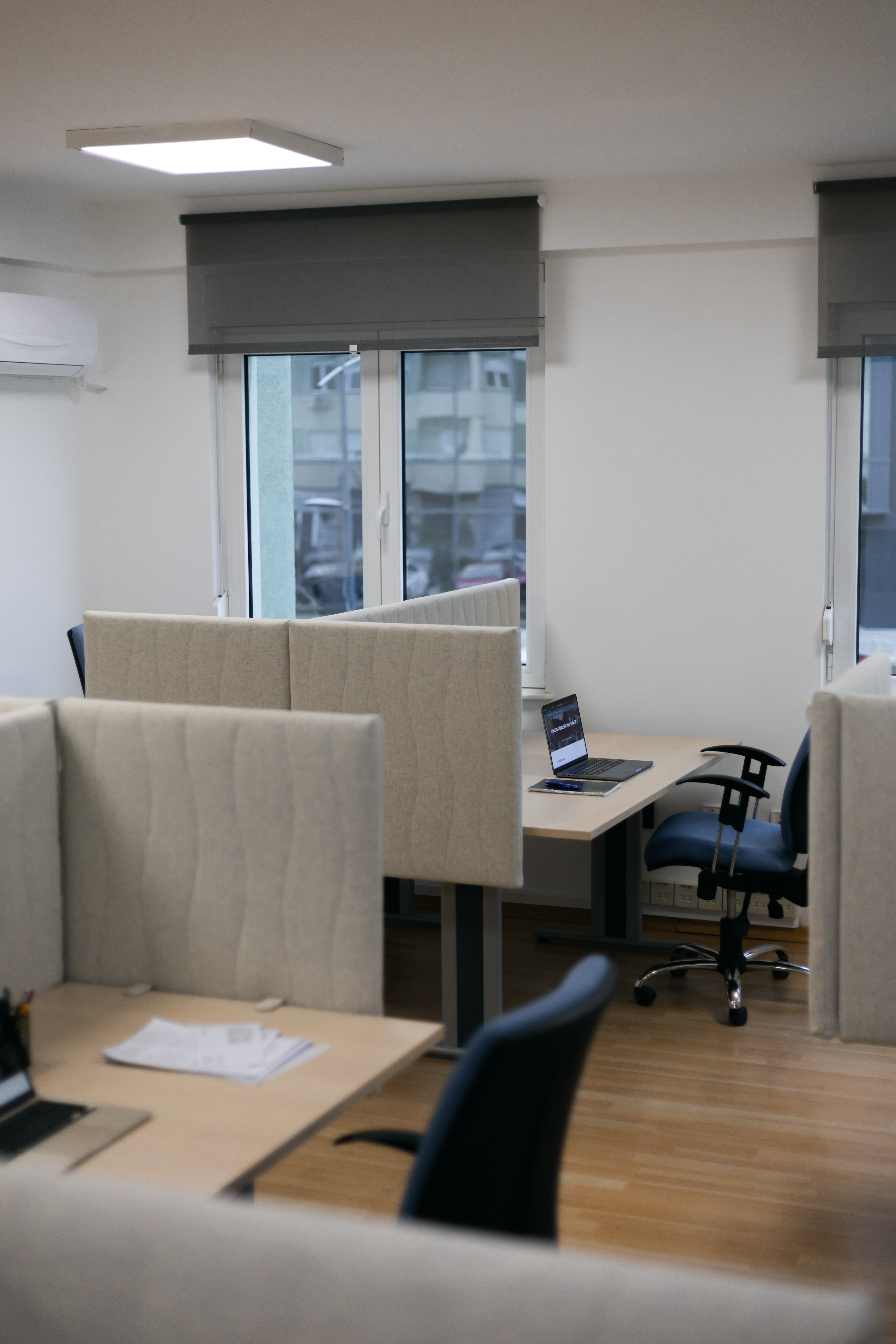 Hot desks & dedicated desks