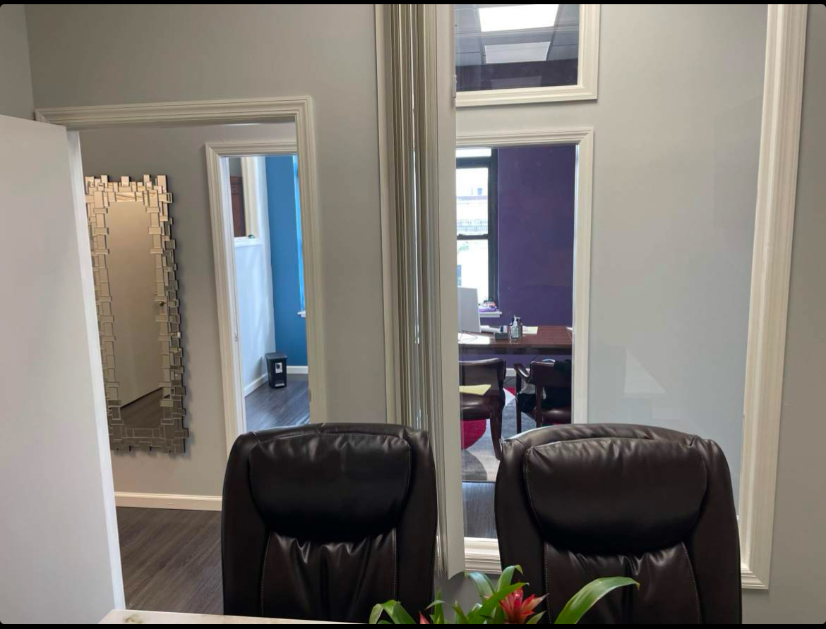 Modern Office Suite – Hourly Rental in Astoria