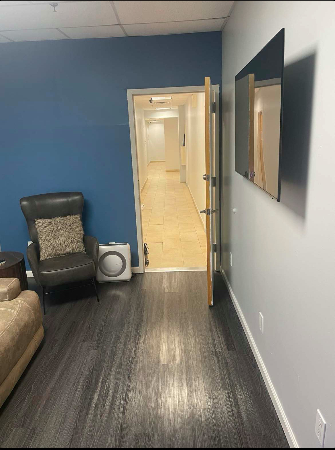 Modern Office Suite – Hourly Rental in Astoria