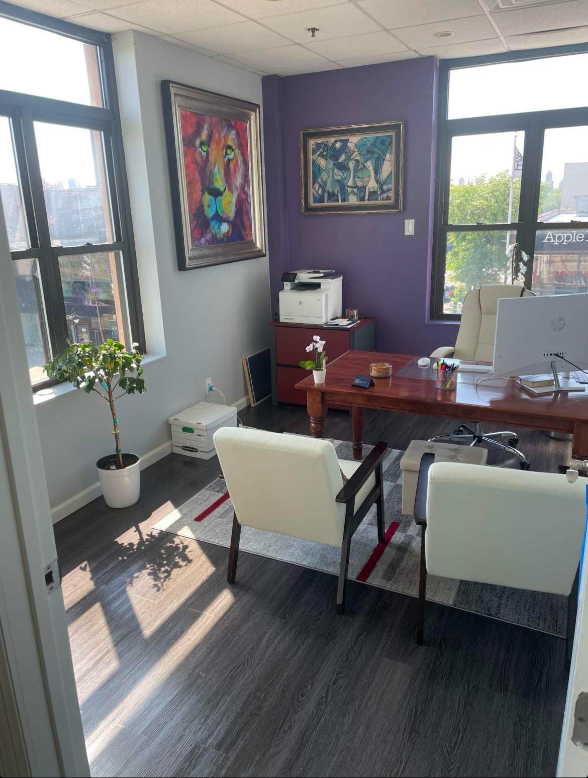 Modern Office Suite – Hourly Rental in Astoria