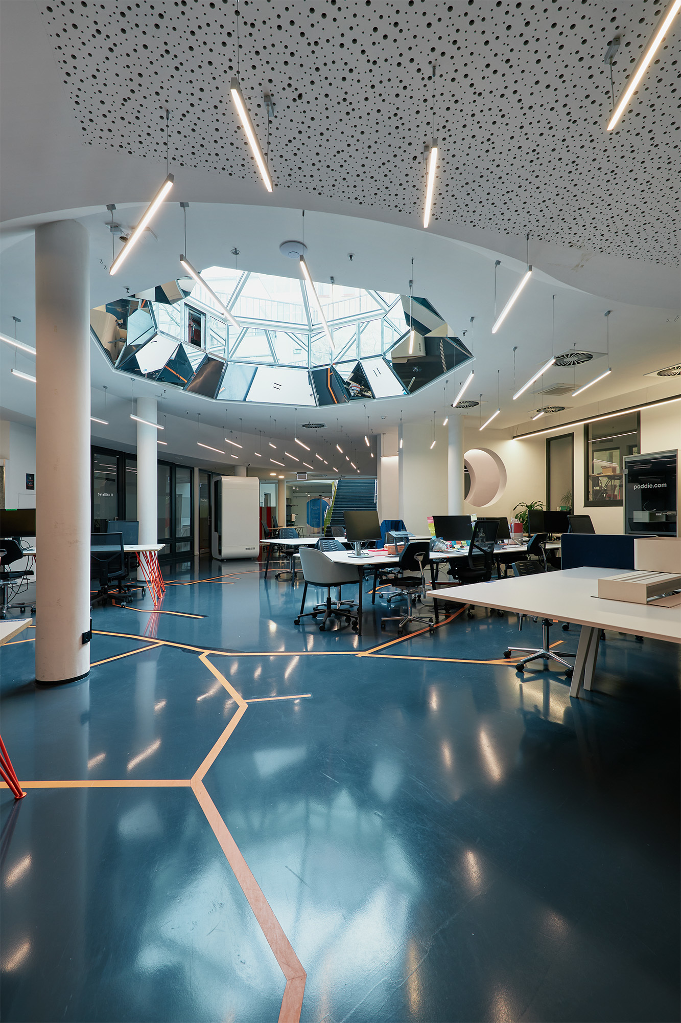 Dedicated Desk - Space Shack Fix Desk 