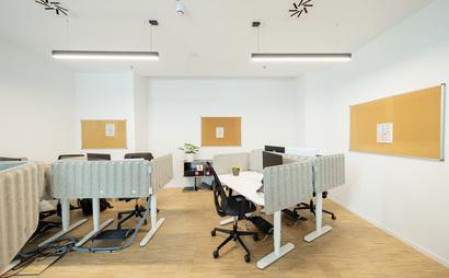 Office 2-002 Office 2-002