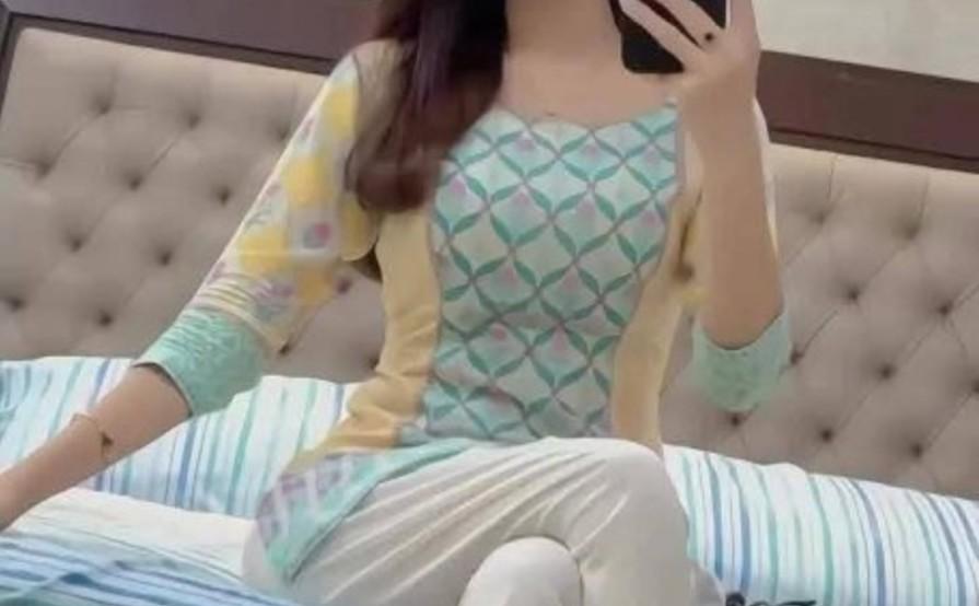 Call Girls in New Delhi Railway Station 8860366521 Escort Service