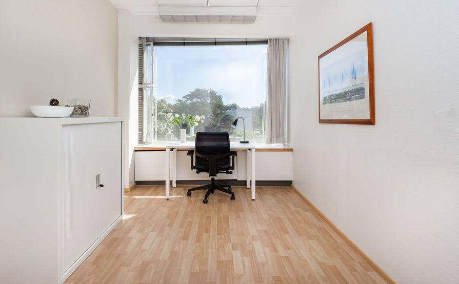 Private office space for 3 persons in Regus Lane Cove