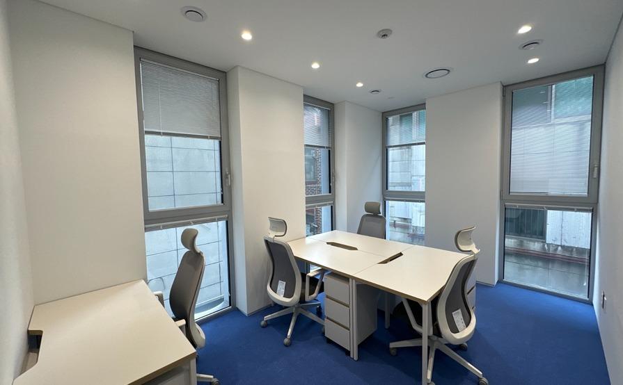 Fully serviced open plan office space for you and your team in HQ 280 Flinders Street Fully serviced open plan office space for you and your team in HQ 280 Flinders Street