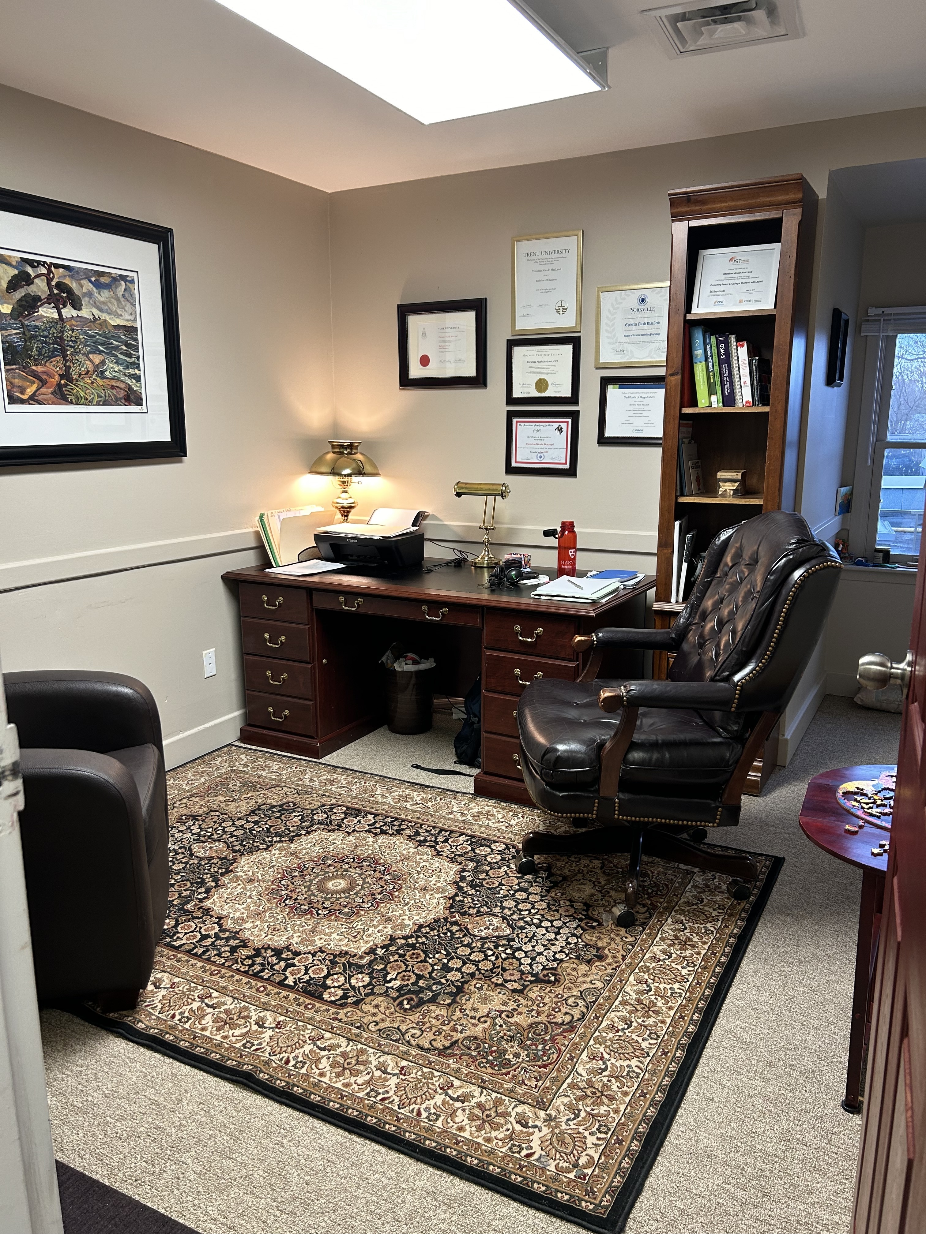 Executive office available for weekend rental or hourly weekend rate.