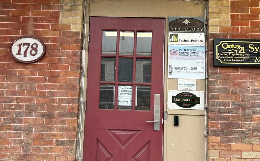 Executive office available for weekend rental or hourly weekend rate.