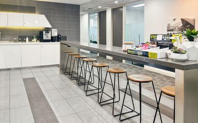 Book open plan office space for businesses of all sizes in Regus 120 Collins Street 