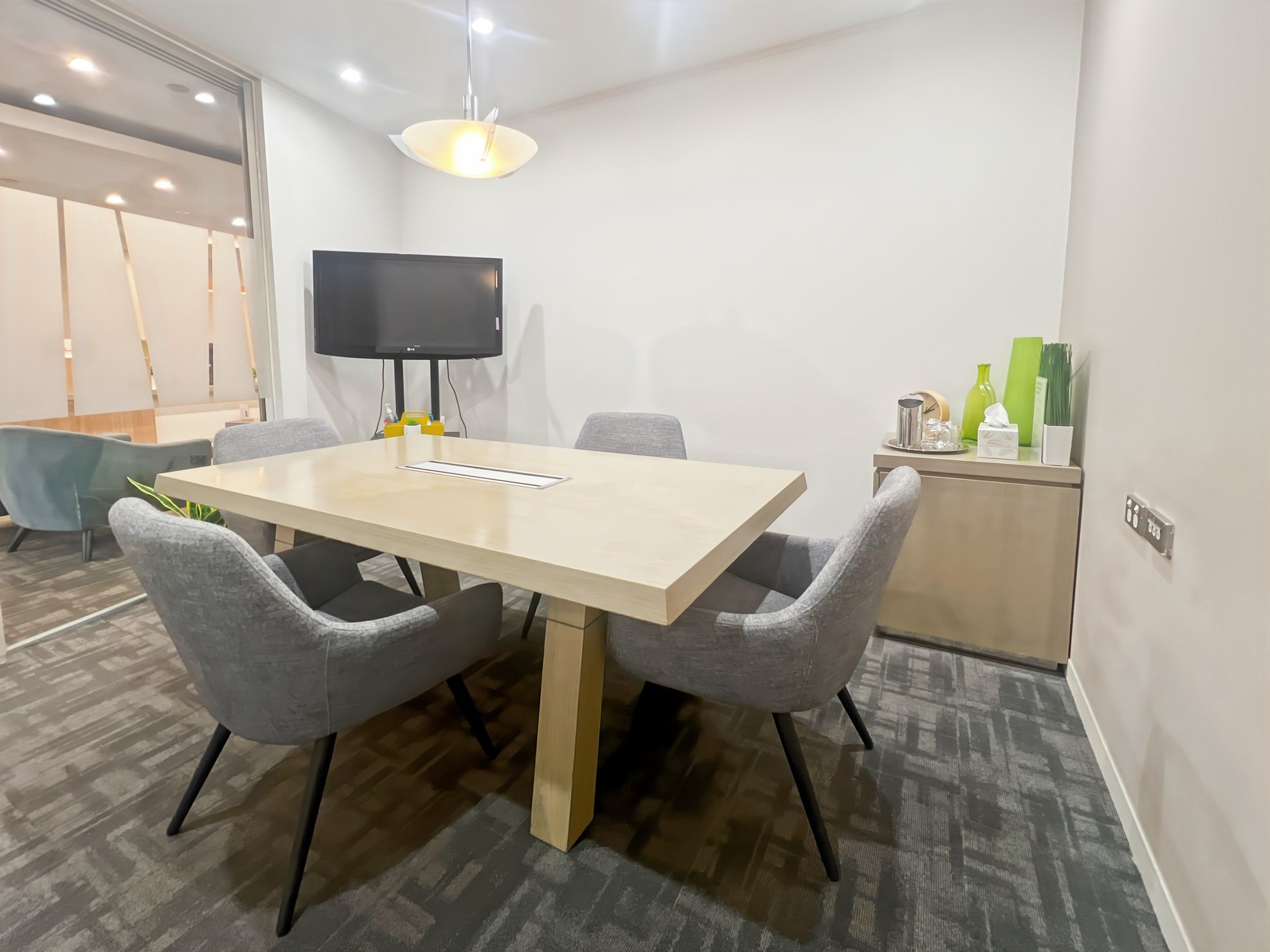 Find office space in Regus 120 Collins Street for 5 persons with everything taken care of Find office space in Regus 120 Collins Street for 5 persons with everything taken care of
