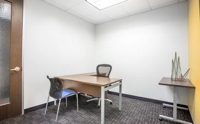 Fully serviced private office space for you and your team in Regus 180 Lonsdale Street 