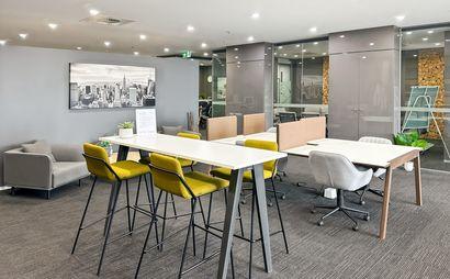 Fully serviced private office space for you and your team in Regus 180 Lonsdale Street 