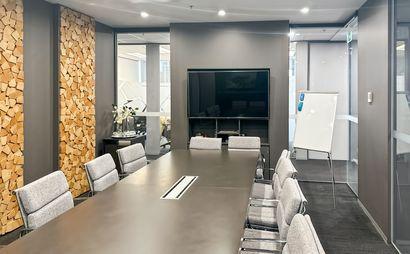 Fully serviced private office space for you and your team in Regus 180 Lonsdale Street 
