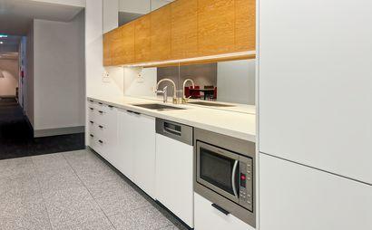 All-inclusive access to professional office space for 2 persons in Regus 460 Lonsdale Street